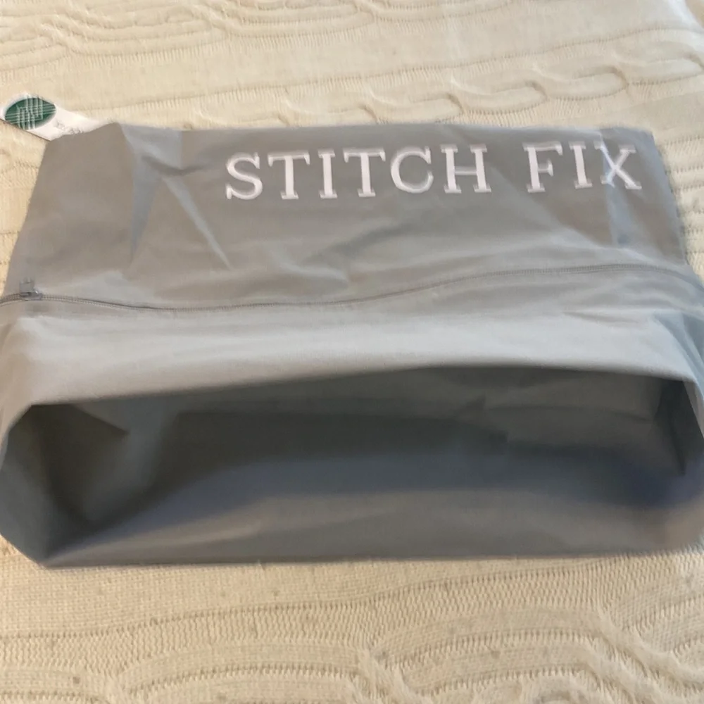 NWT Stitch Fix Travel Shoe Bags Men or Women. Zipper Closure. Gray